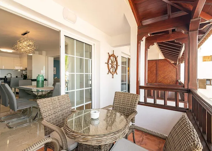 Terrazas La Caleta, *